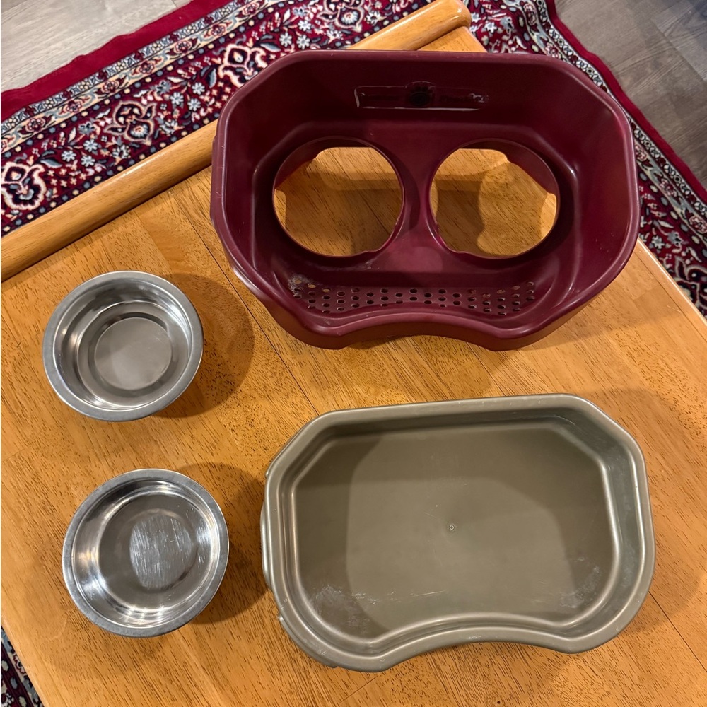Small Pet Dog Cat Metal Food Water Bowls ‘Neater Feeder’ Mess Proof Tray